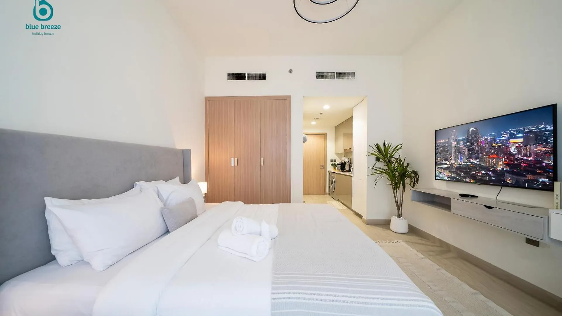 Blue Breeze - Sophisticated Design Studio In Azizi Riviera 19 Dubai United Arab Emirates