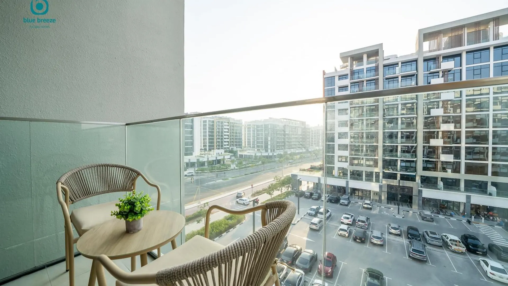 Blue Breeze - Sophisticated Design Studio In Azizi Riviera 19 Dubai